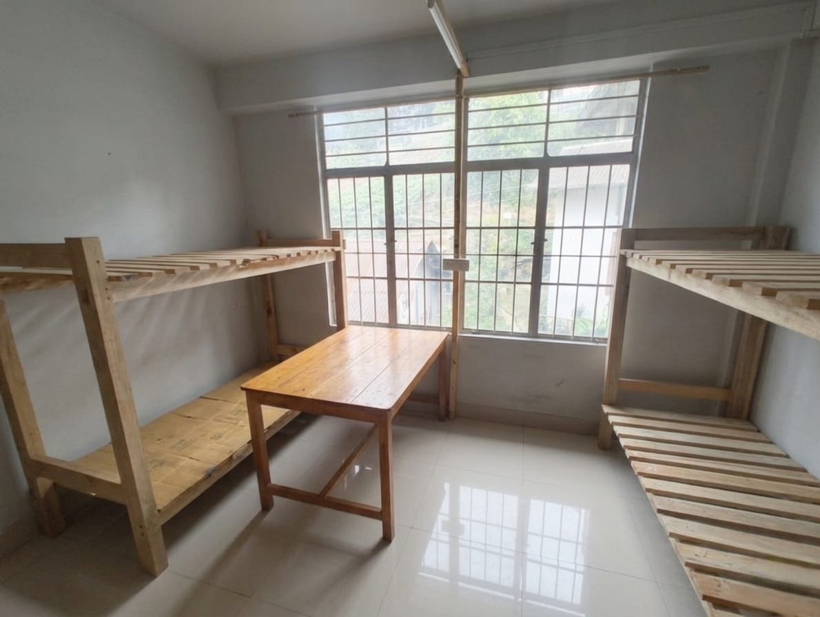 Girls home pg photo 3
